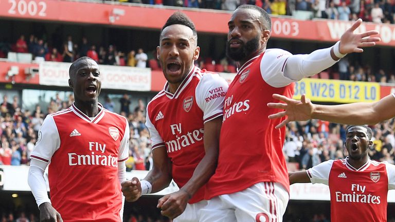 Ein Wettbewerb zwischen Arsenal und Liverpool